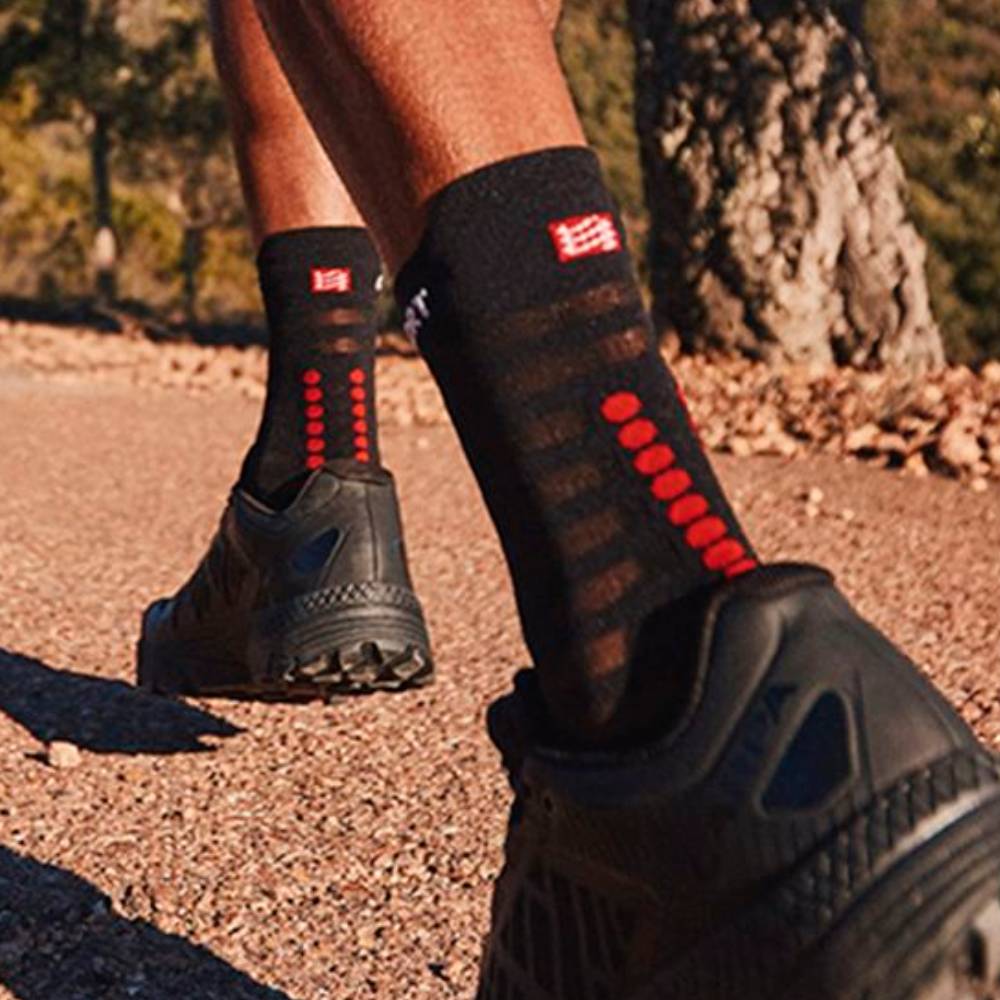 CALCETINES COMPRESSPORT PRO RACING V4.0 ULTRALIGHT RUN HIGH
