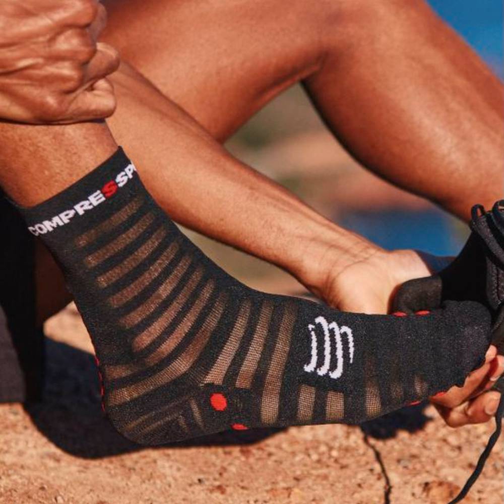 CALCETINES COMPRESSPORT PRO RACING V4.0 ULTRALIGHT RUN HIGH