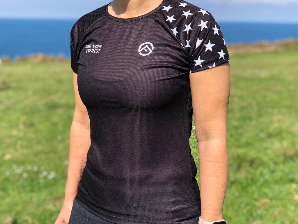 CAMISETA TÉCNICA FIND YOUR EVEREST BLACK STARS MUJER