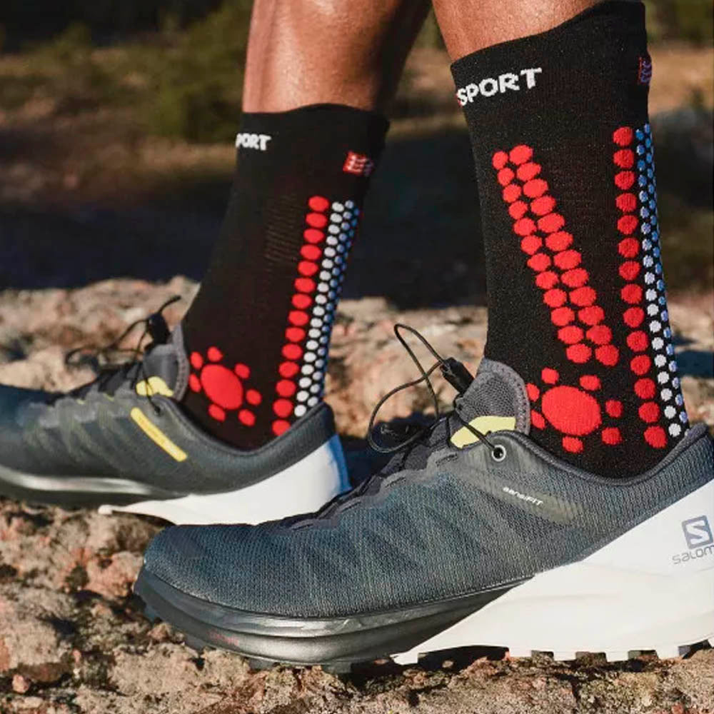 CALCETINES COMPRESSPORT PRO RACING V4.0 TRAIL BLACK RED