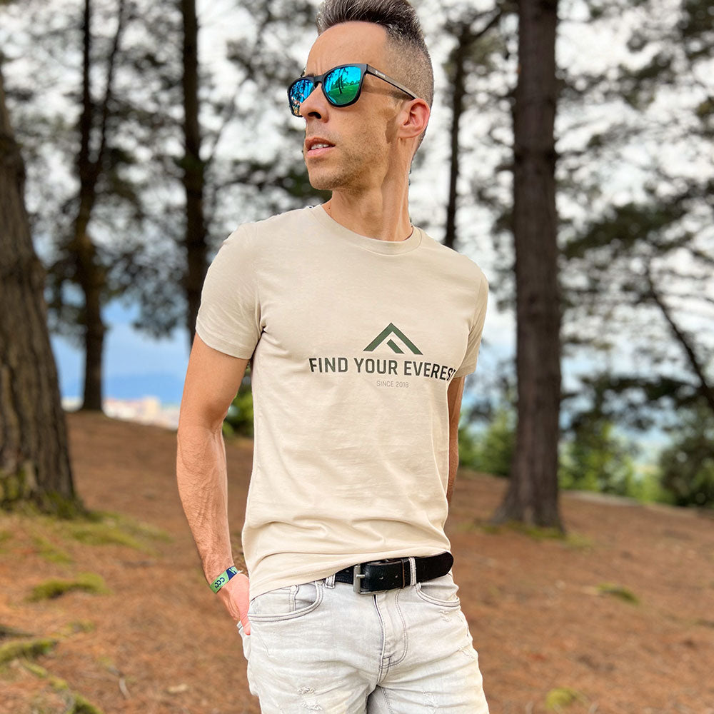 CAMISETA CASUAL FIND YOUR EVEREST LOGO BEIGE