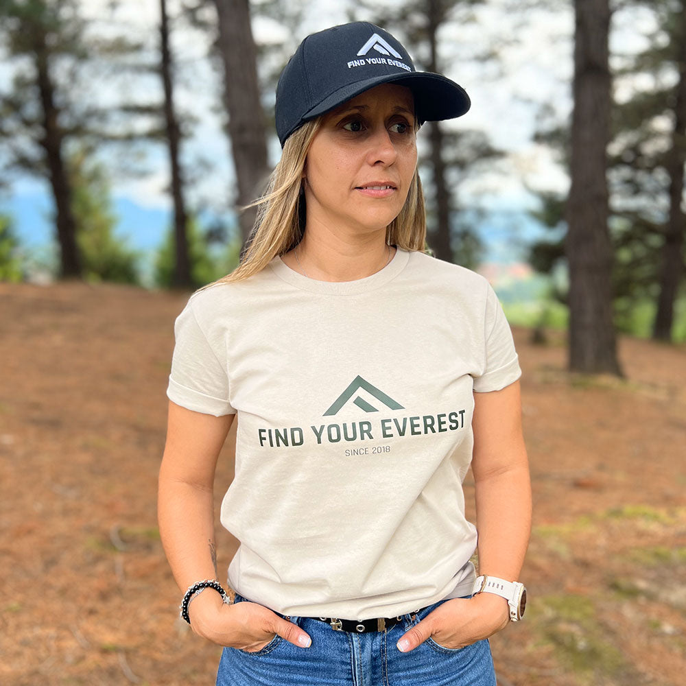 CAMISETA CASUAL FIND YOUR EVEREST LOGO BEIGE MUJER
