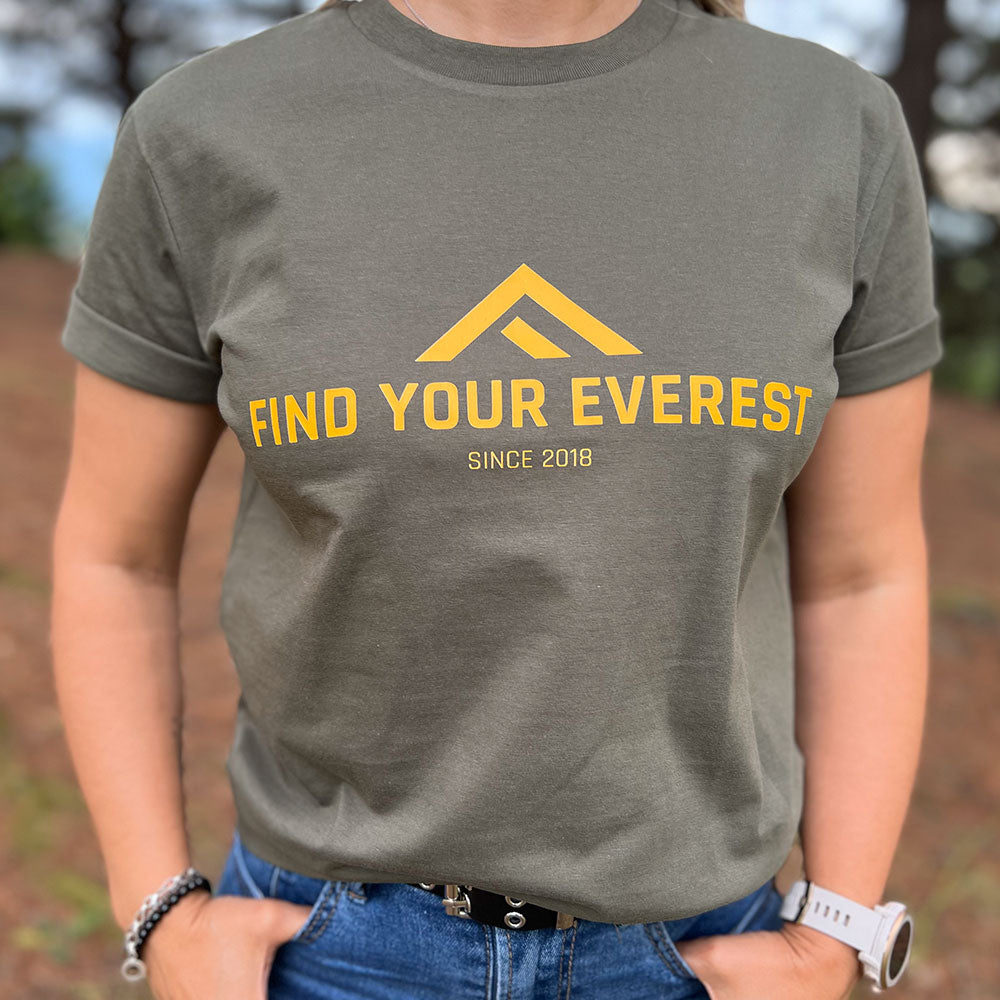 CAMISETA CASUAL FIND YOUR EVEREST LOGO VERDE GEO MUJER