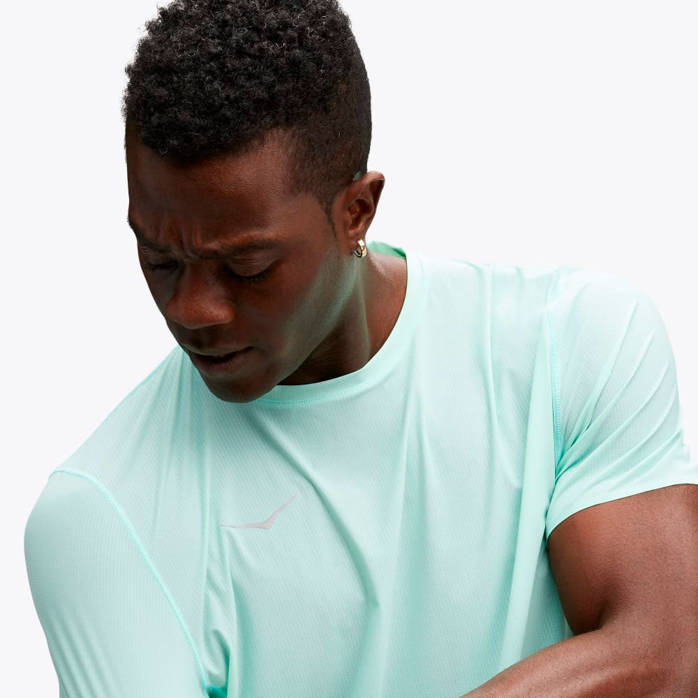 CAMISETA HOKA AIROLITE CLOUDLESS