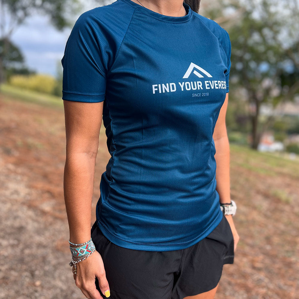 CAMISETA TÉCNICA FIND YOUR EVEREST AZUL MUJER