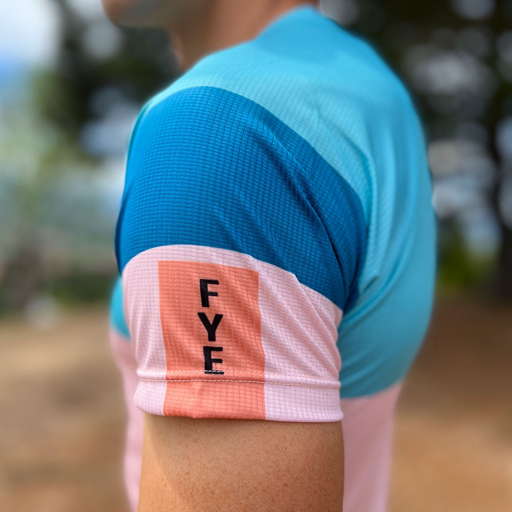 CAMISETA TÉCNICA FIND YOUR EVEREST AZUL ROSA