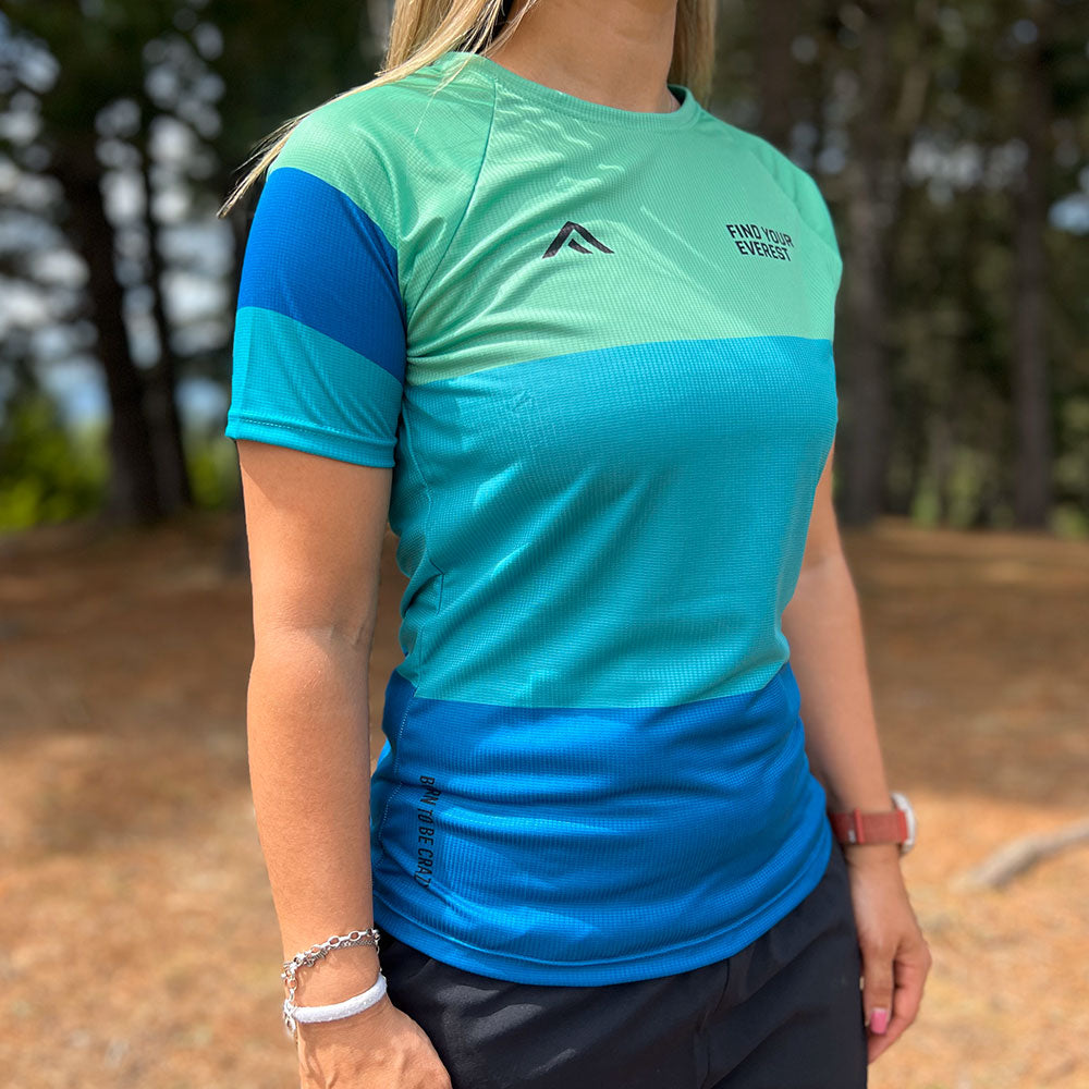 CAMISETA TÉCNICA FIND YOUR EVEREST AZUL VERDE MUJER