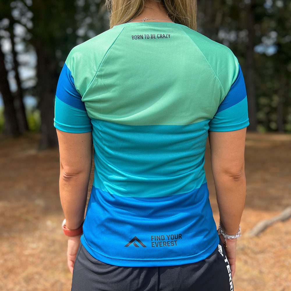 CAMISETA TÉCNICA FIND YOUR EVEREST AZUL VERDE MUJER