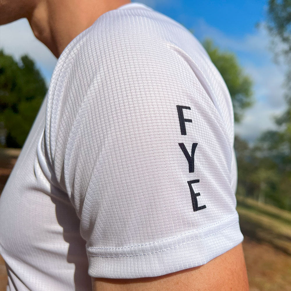 CAMISETA TÉCNICA FIND YOUR EVEREST BLANCO