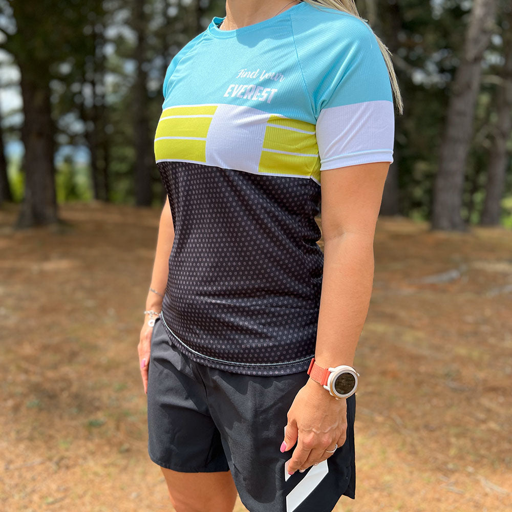 CAMISETA TÉCNICA FIND YOUR EVEREST MENTA MUJER