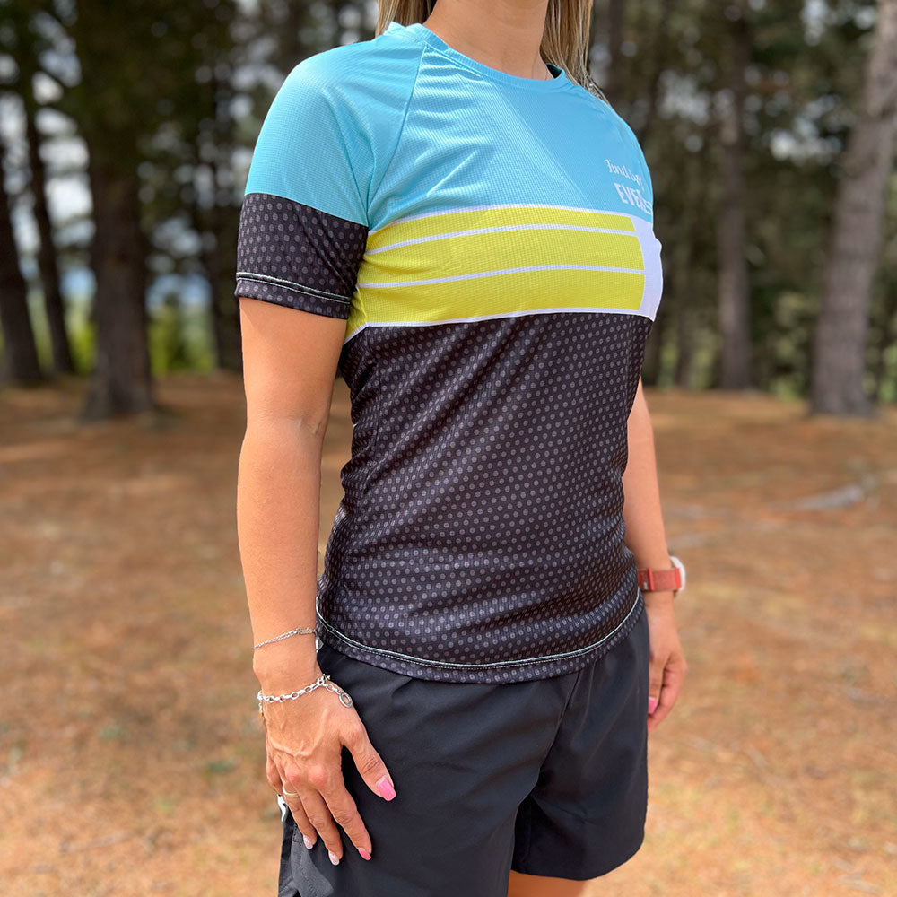 CAMISETA TÉCNICA FIND YOUR EVEREST MENTA MUJER