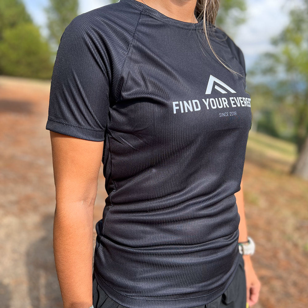CAMISETA TÉCNICA FIND YOUR EVEREST NEGRO MUJER
