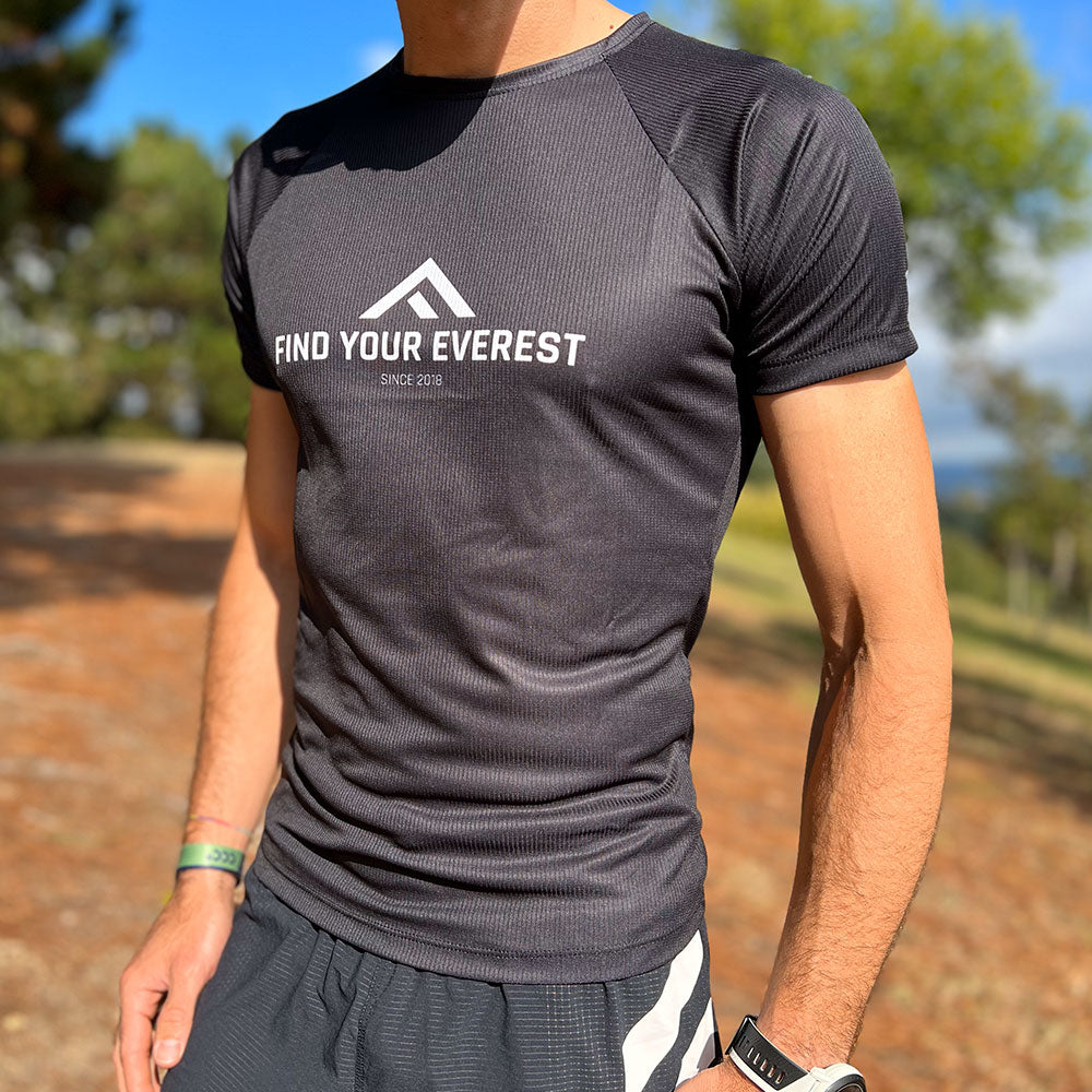 CAMISETA TÉCNICA FIND YOUR EVEREST NEGRO