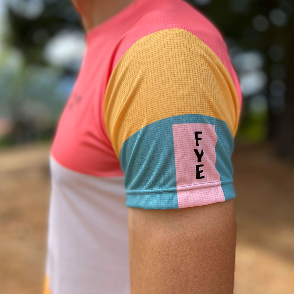 CAMISETA TÉCNICA FIND YOUR EVEREST ROSA PALO