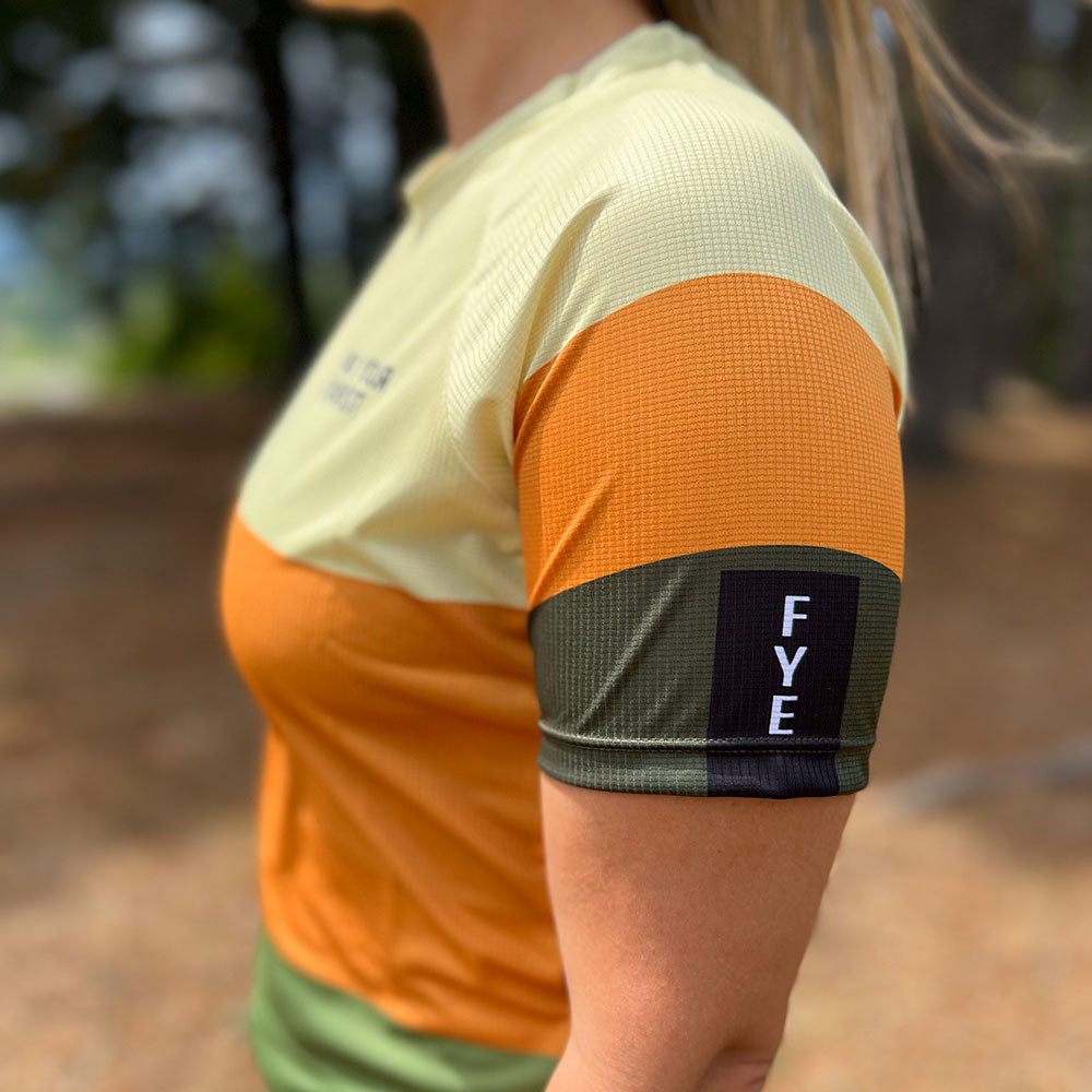 CAMISETA TÉCNICA FIND YOUR EVEREST VERDE GEO MUJER