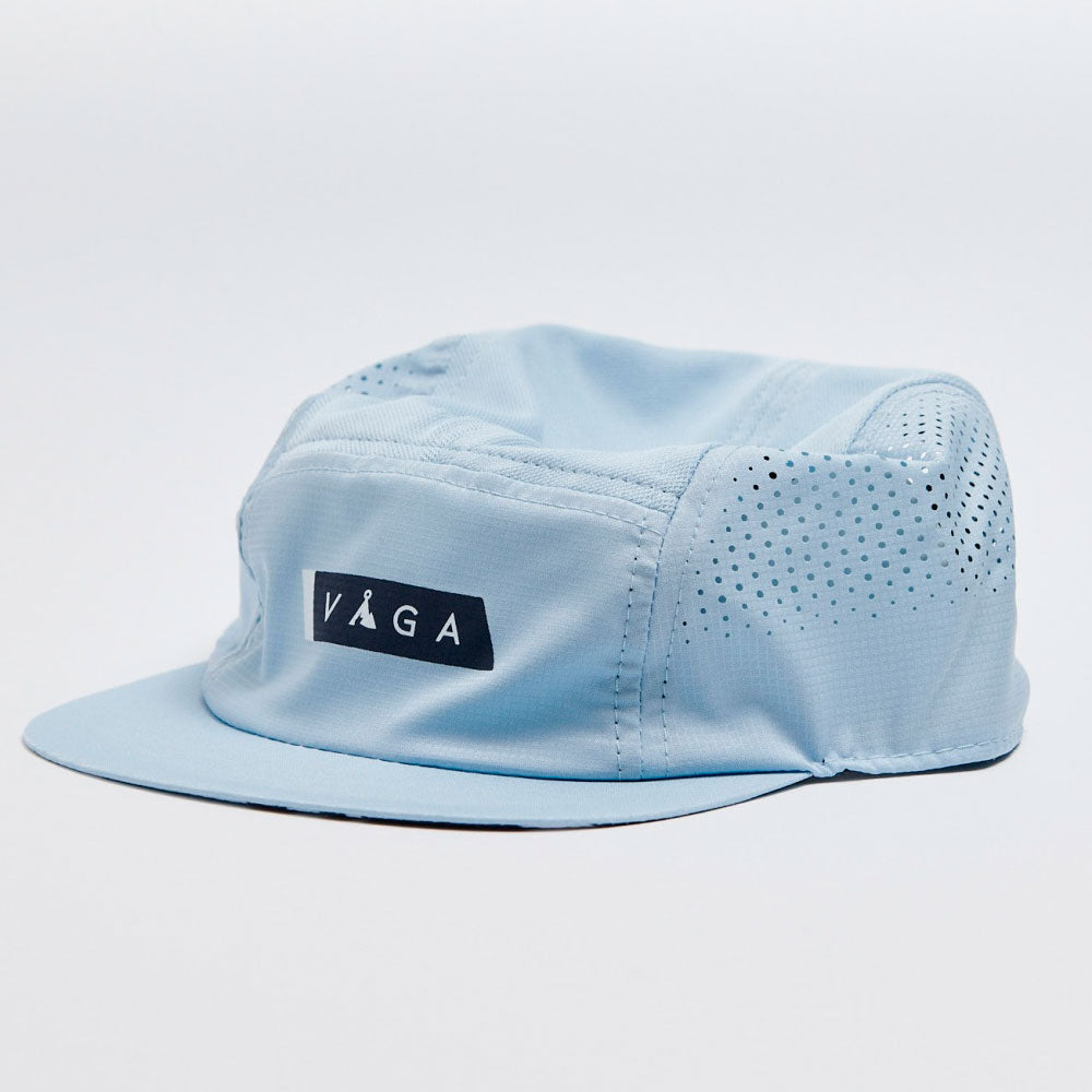 GORRA VÅGA FEATHER RACING PASTEL BLUE / NAVY BLUE