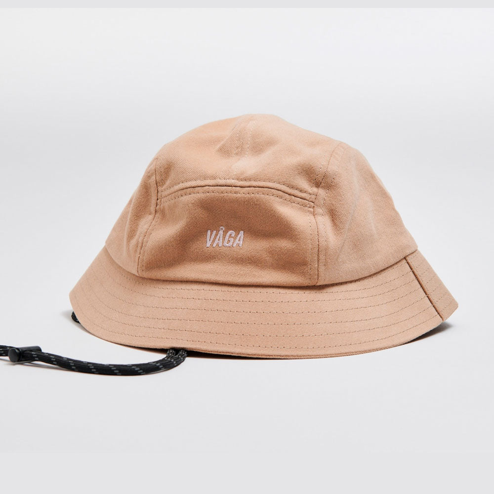 GORRO VÅGA WASHED COTTON BUCKET SAND / NAVY BLUE