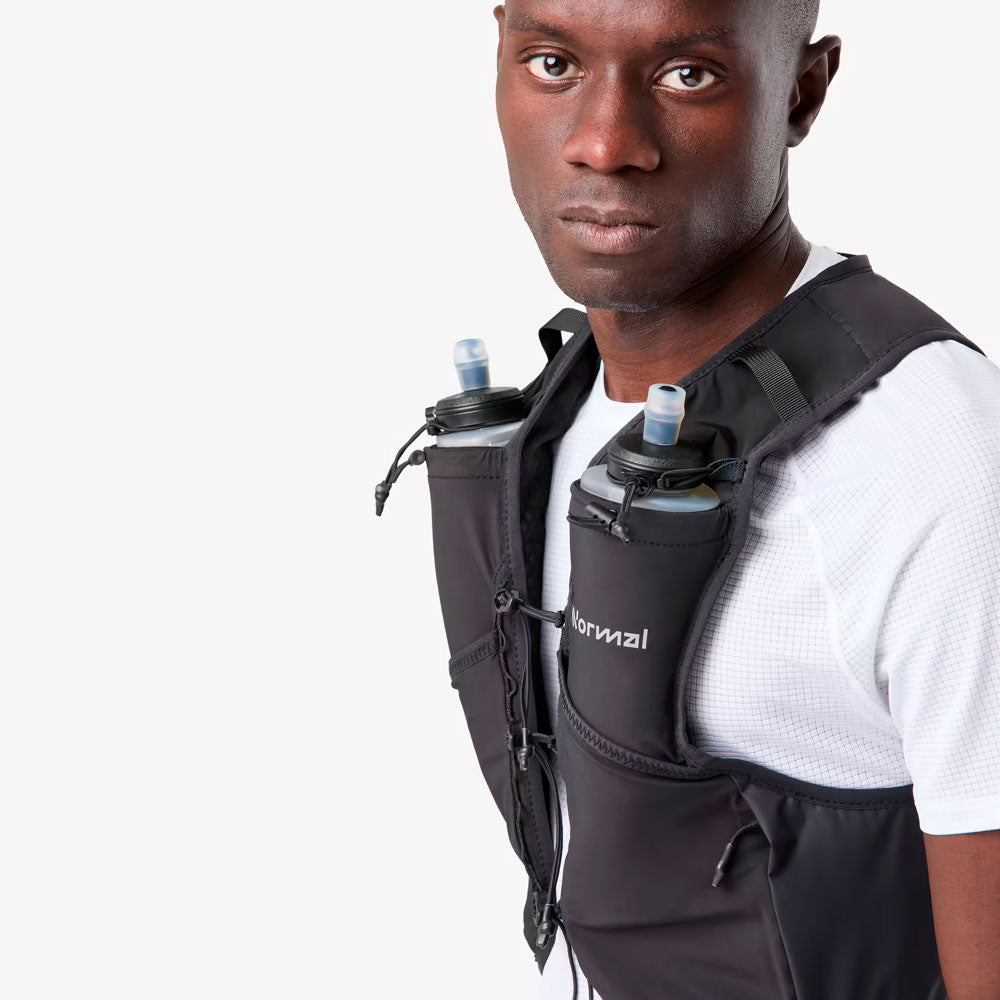 CHALECO DE RUNNING NNORMAL RACE VEST 5L 2024