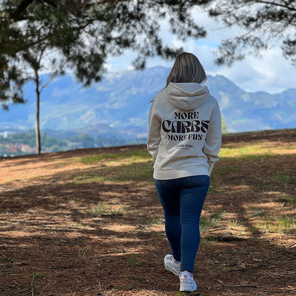 SUDADERA FIND YOUR EVEREST - MORE CARBS MORE FUN - MANGATA