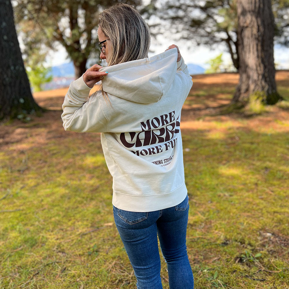 SUDADERA FIND YOUR EVEREST - MORE CARBS MORE FUN - MANGATA