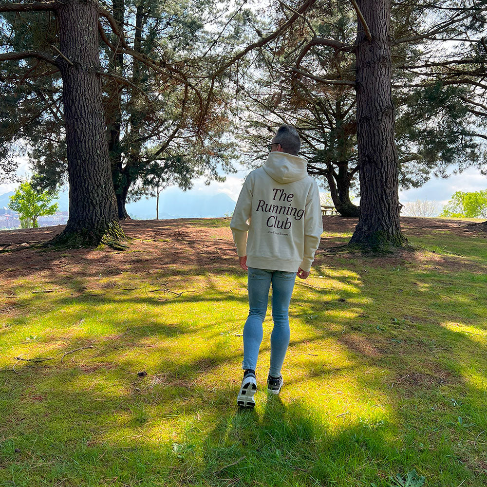 SUDADERA FIND YOUR EVEREST - THE RUNNING CLUB - BEIGE