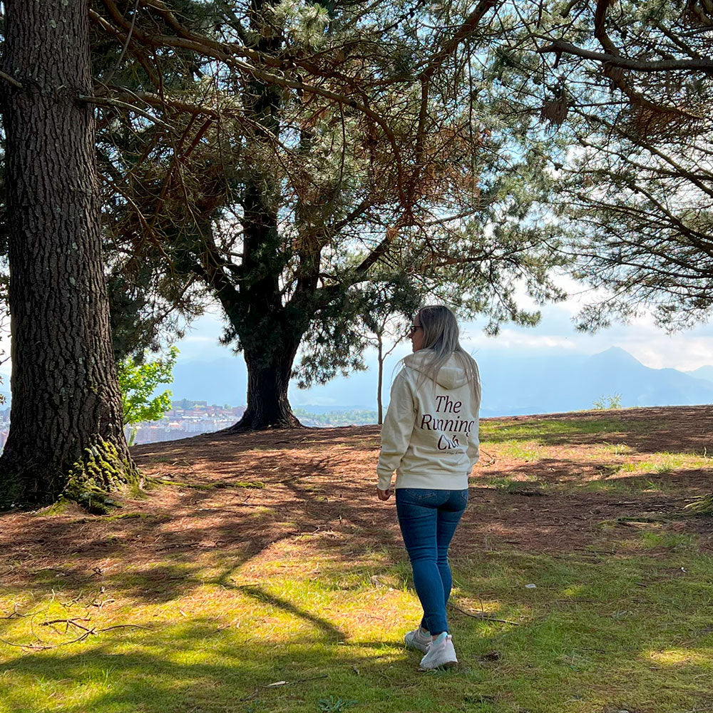 SUDADERA FIND YOUR EVEREST - THE RUNNING CLUB - BEIGE