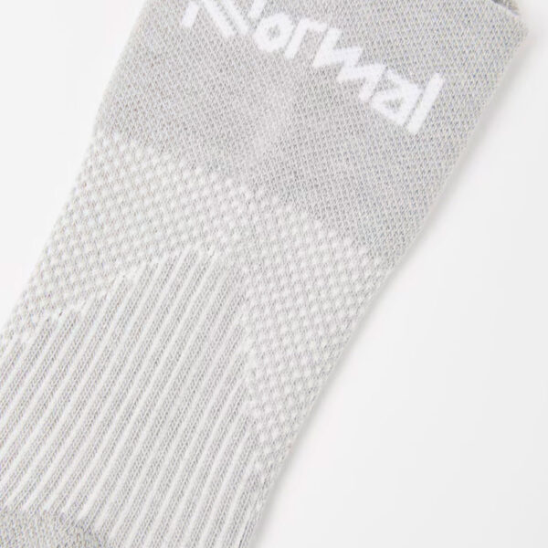 CALCETINES NNORMAL RUNNING SOCKS GRIS