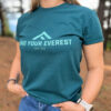 CAMISETA CASUAL FIND YOUR EVEREST LOGO VERDE MUJER